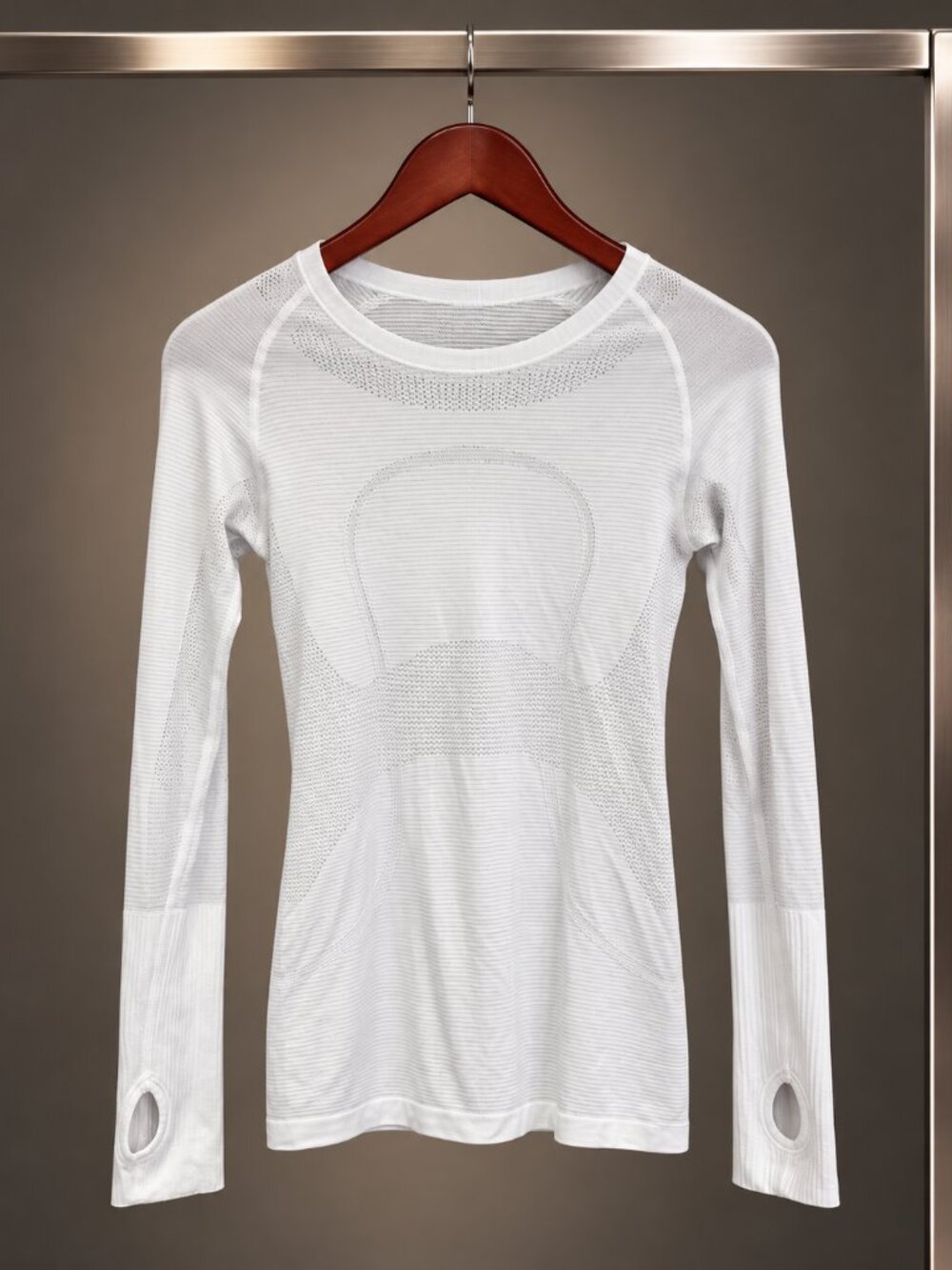 lululemon Swiftly Tech Long Sleeve Crew White Grey Stripe Thumbholes Size 0